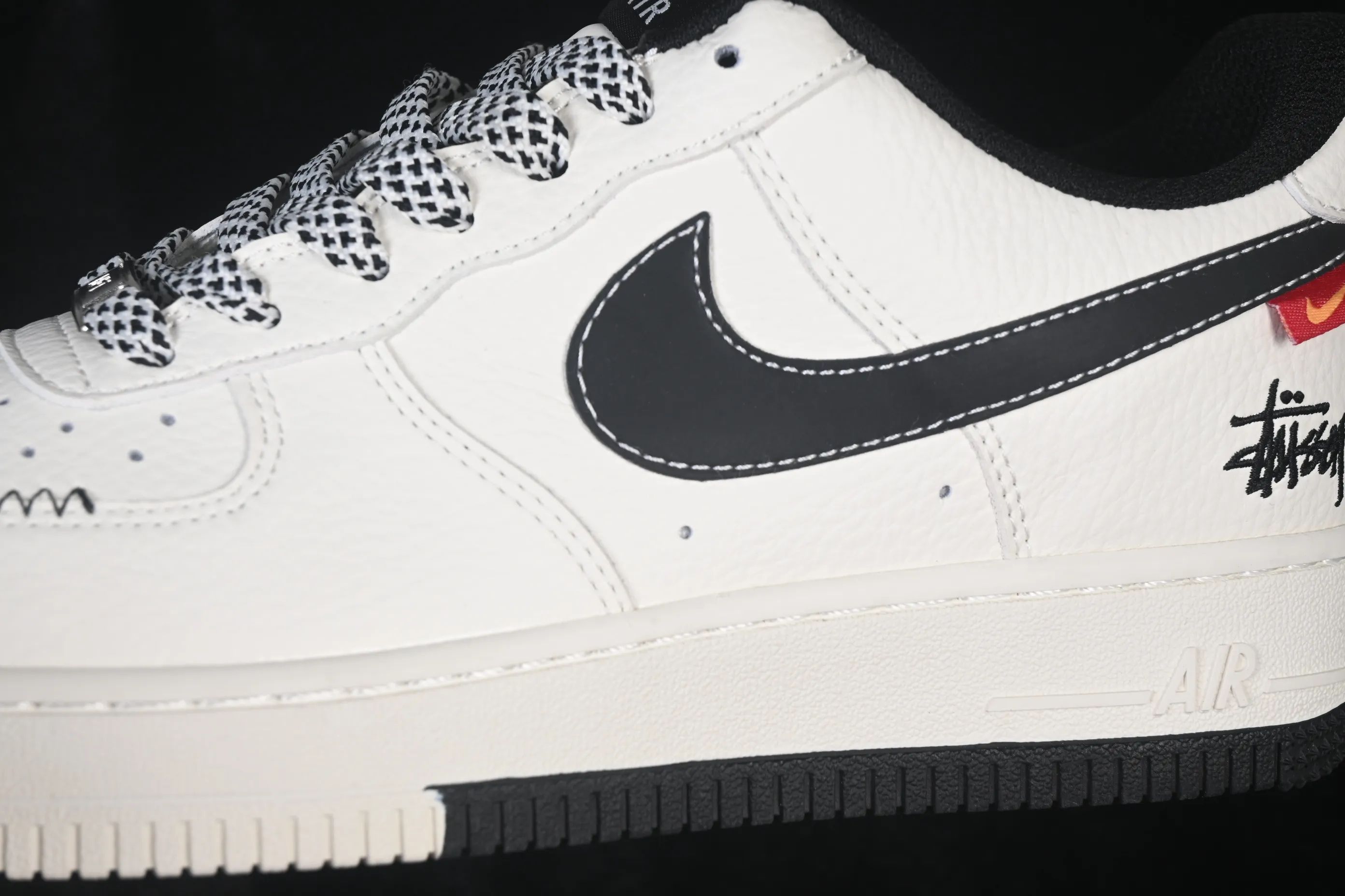 All categories Nk Air Force 1 Air Force series Nk Air Force 1 Low Air Force low-top Nike Air Force 1'07 Low black and white contrast Air Force 1 low-top casual sneakers MM3399-817